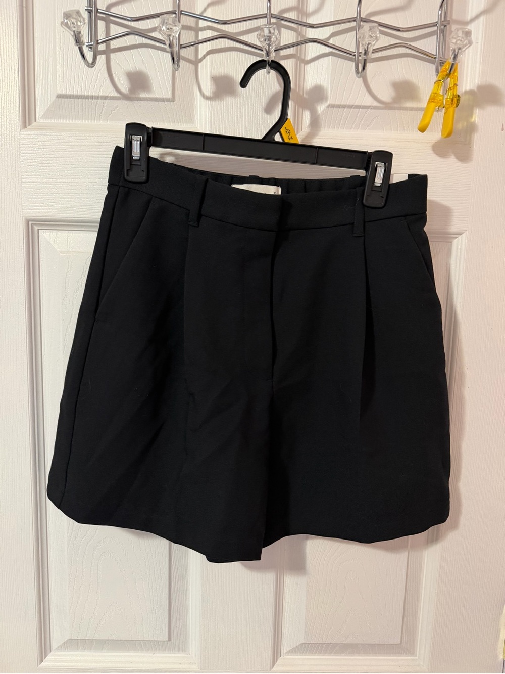 Abercrombie & Fitch Black Pleated High-Waist Shorts